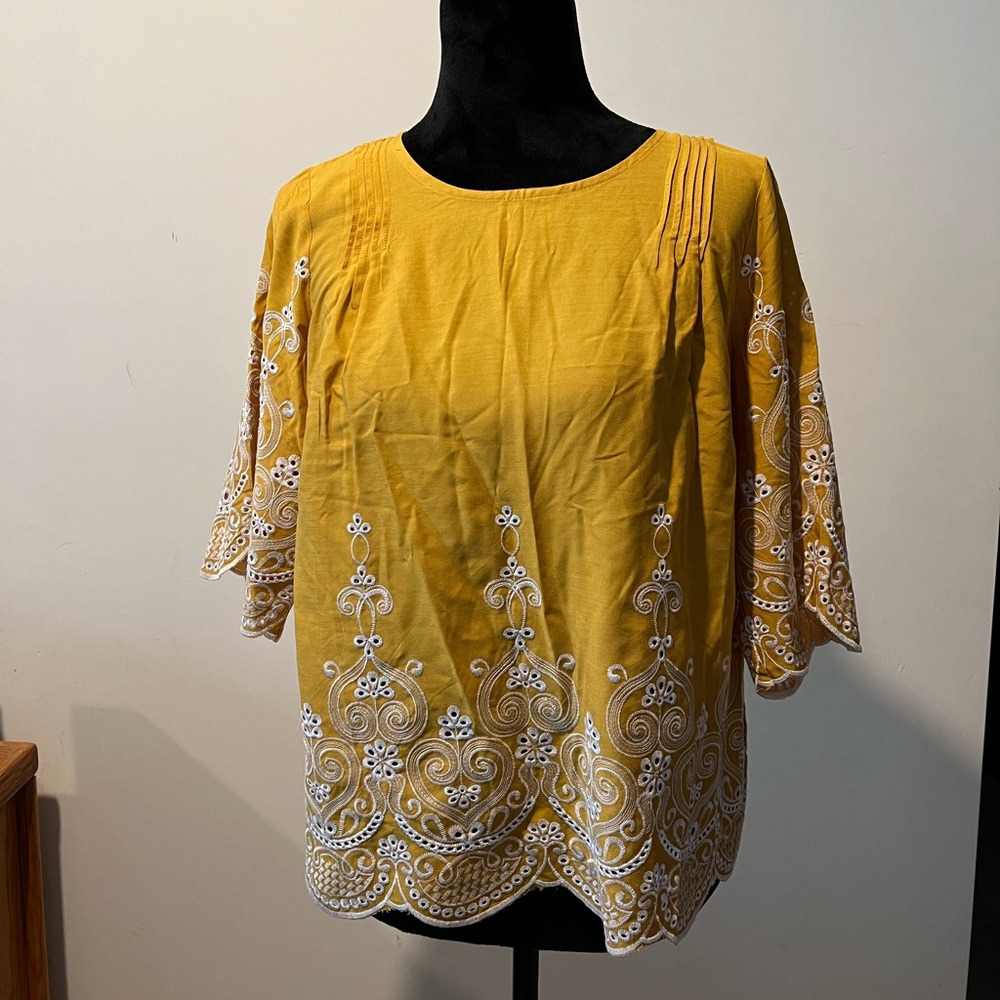 NWT Versiona Yellow Embroidered Top (sz M)